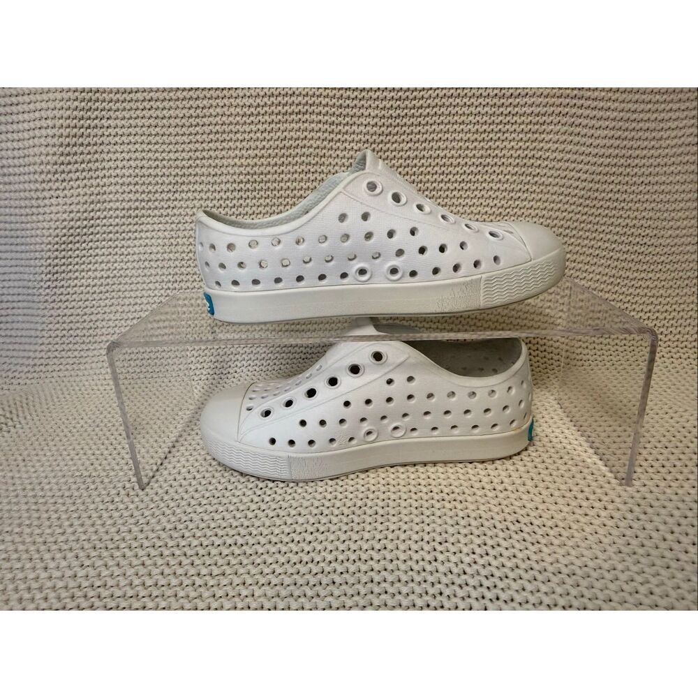 Natives - all white - toddler 7C